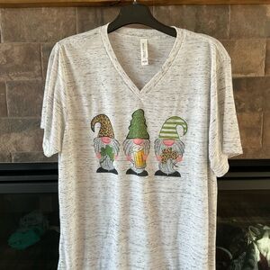 Gnome Print V-Neck Short Sleeve Tee